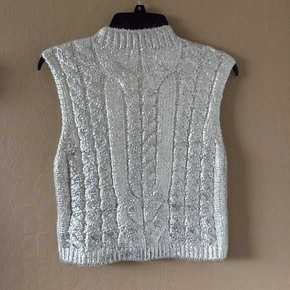 The Drop Women’s Metalic Silver Cropped Sleeveless Sweater/Vest Like nEW Medium - Picture 7 of 11